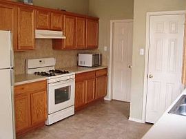3br - 2-ST HOUSE, 2300 SQFT BIG KITCHEN in Round Rock, TX (Photo 3 of 3)