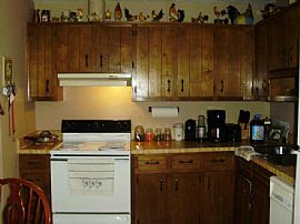 Great location! 3 or 4 bed/1 bath  in Gainesville, GA (Photo 4 of 5)