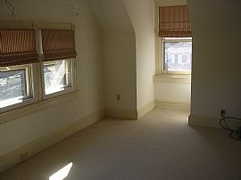 Beautiful Historic Victorian/Near Train in Wyncote, PA (Photo 4 of 5)