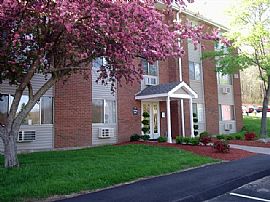 $500 Off Your One or Two Bedroom Rent!  in Vernon, CT (Photo 6 of 6)