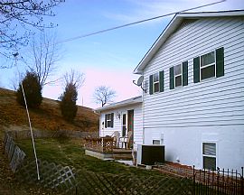 TRI LEVEL/Section8=OK/PossibleLeasePurch in Chuckey, TN (Photo 2 of 6)