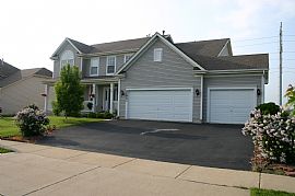 Luxurious Spacious House (District 220) in Hoffman Estates, IL (Photo 2 of 4)