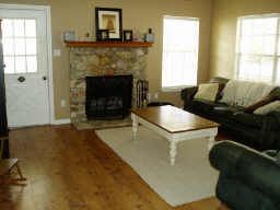 Beautiful Remodeled Lake Community Home in Huntsville, TX (Photo 3 of 6)