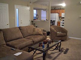 3BR/2BA Spacious Condo (SE Indy) in Indianapolis, IN (Photo 3 of 6)