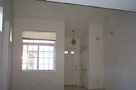 LIKE NEW Fishers Townhouse in Fishers, IN (Photo 3 of 3)