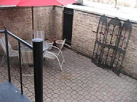 Old Town/Lincoln Park Private Courtyard in Lincoln Park, IL
