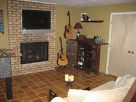 Old Town/Lincoln Park Private Courtyard in Lincoln Park, IL (Photo 2 of 6)