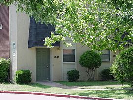 Newly Renovated Cinnamon Creek Townhome in Norman, OK