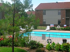 Springfield Town Home 2 Bed 1.5 Bath in Norman, OK (Photo 5 of 5)