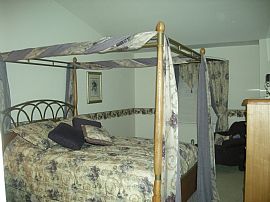 Beautifully decorated, new const condo in Woodhaven, MI (Photo 6 of 6)