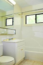 NEW*Remodeled 2 Bed Apt w/ FREE Internet in Bristol, CT (Photo 4 of 5)