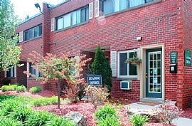 NEW*Remodeled 2 Bed Apt w/ FREE Internet in Bristol, CT (Photo 5 of 5)