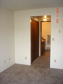 VERY SPACIOUS 2BD/2BATH TOWNHOMES in Des Moines, WA (Photo 4 of 6)