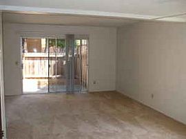 Awesome 2 Bedroom 1.5 Bath townhome! in Petaluma, CA