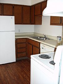 BIG 1300sf 3BR/3BA Apt. For Rent in Phoenix, AZ (Photo 2 of 5)