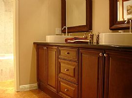 LUXURY LIVING/ DESIGNER CONDO in Los Angeles, CA (Photo 4 of 6)