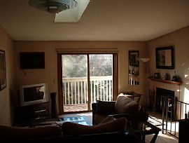 $1195 / 2br - 2Ba, 1/2 block from round  in Eden Prairie, MN (Photo 2 of 4)