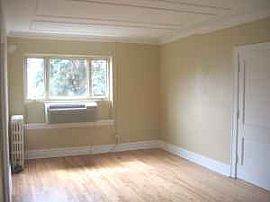 Charming 1 Bd in Downtown Glen Ellyn in Glen Ellyn, IL (Photo 2 of 4)