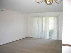 2 Bed 2 Bath Ldry in unit, Naperville in Naperville, IL (Photo 2 of 4)