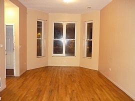 Spacious 3 Bedroom Aparment! A Must See! in Chicago, IL