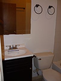 Spacious 3 Bedroom Aparment! A Must See! in Chicago, IL (Photo 4 of 5)