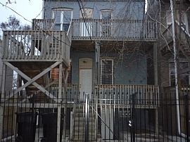 Spacious 3 Bedroom Aparment! A Must See! in Chicago, IL (Photo 5 of 5)