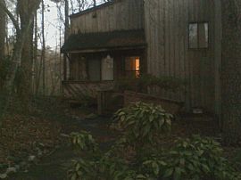 Spacious Townhome in Quiet Neighborhood in Lithonia, GA