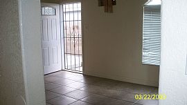 Single Family Home in Bloomington, CA (Photo 4 of 6)