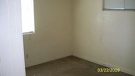 Single Family Home in Bloomington, CA (Photo 6 of 6)