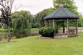 2br Lakefront Condo W/ Pool, Private Bal in Vernon Hills, IL (Photo 1 of 5)