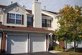 2br Lakefront Condo W/ Pool, Private Bal in Vernon Hills, IL