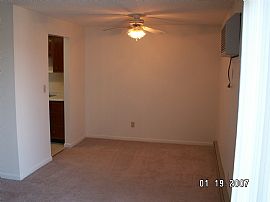 Troy OH 2 Bedroom Apartment- North Troy in Troy, OH (Photo 4 of 6)