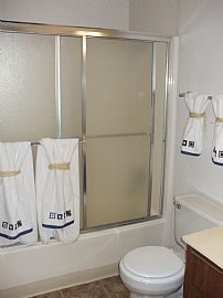 Sunny, spacious 2 bedroom 1 bathroom in Petaluma, CA (Photo 3 of 3)