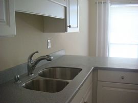 Elegant, large, updated condo in Fort Worth, TX (Photo 3 of 6)