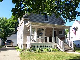 Family & Pet friendly 3 bdrm Lower unit in Grand Haven, MI