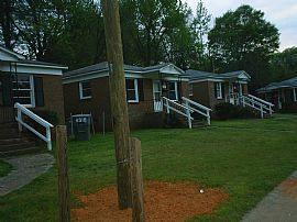 Beautiful two bedroom in Charlotte, NC (Photo 2 of 3)