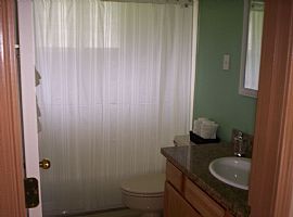 Cozy Home in Kirkland in Kirkland, WA (Photo 4 of 6)