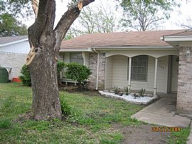 Like new 3/2/2 house. See kids come home from school! in Garland, TX