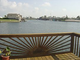 Beautiful Fingertip Waterfront Townhome  in Padre Island National Seasho, TX