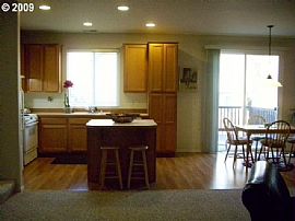 Beautiful Camas Family HOme in Camas, WA (Photo 4 of 6)