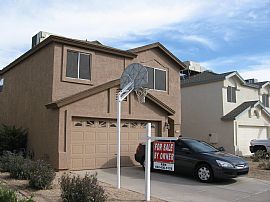 End of month special - 4 bedroom & pool! in Peoria, AZ