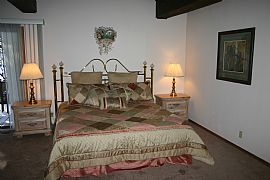 Mini Estate Fully Furnished in Truckee, CA (Photo 4 of 6)