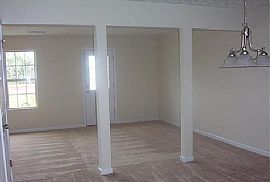 Welcome Home to your Towhouse in Hampton, GA (Photo 2 of 5)