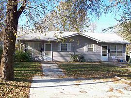 1 BEDROOM DUPLEX IN GRANDVIEW HALF OFF 1 in Grandview, MO