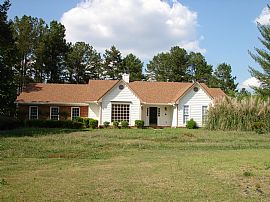 Sprawling Ranch in Fayetteville, GA