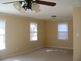 Spacious Home You'll Adore-1025 Haledale in Memphis, TN (Photo 3 of 6)