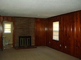 Spacious Home You'll Adore-1025 Haledale in Memphis, TN (Photo 5 of 6)