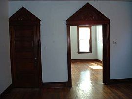Historic 1-bedroom Aparment in Saint Louis, MO (Photo 5 of 5)