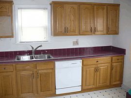 Cozy 3 Bdrm. Parma Colonia! in Parma, OH (Photo 3 of 6)