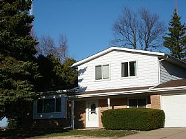 Lakeview Executive Home w/ Pool in Battle Creek, MI